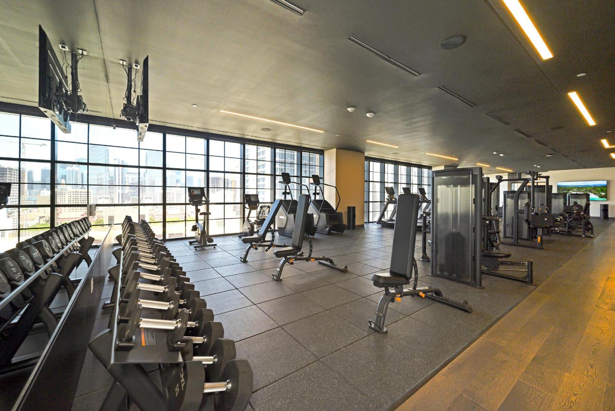 Two Bedroom With Luxurious Amenities Across From Kaseya Center- Daily Fee And Parking Not Included