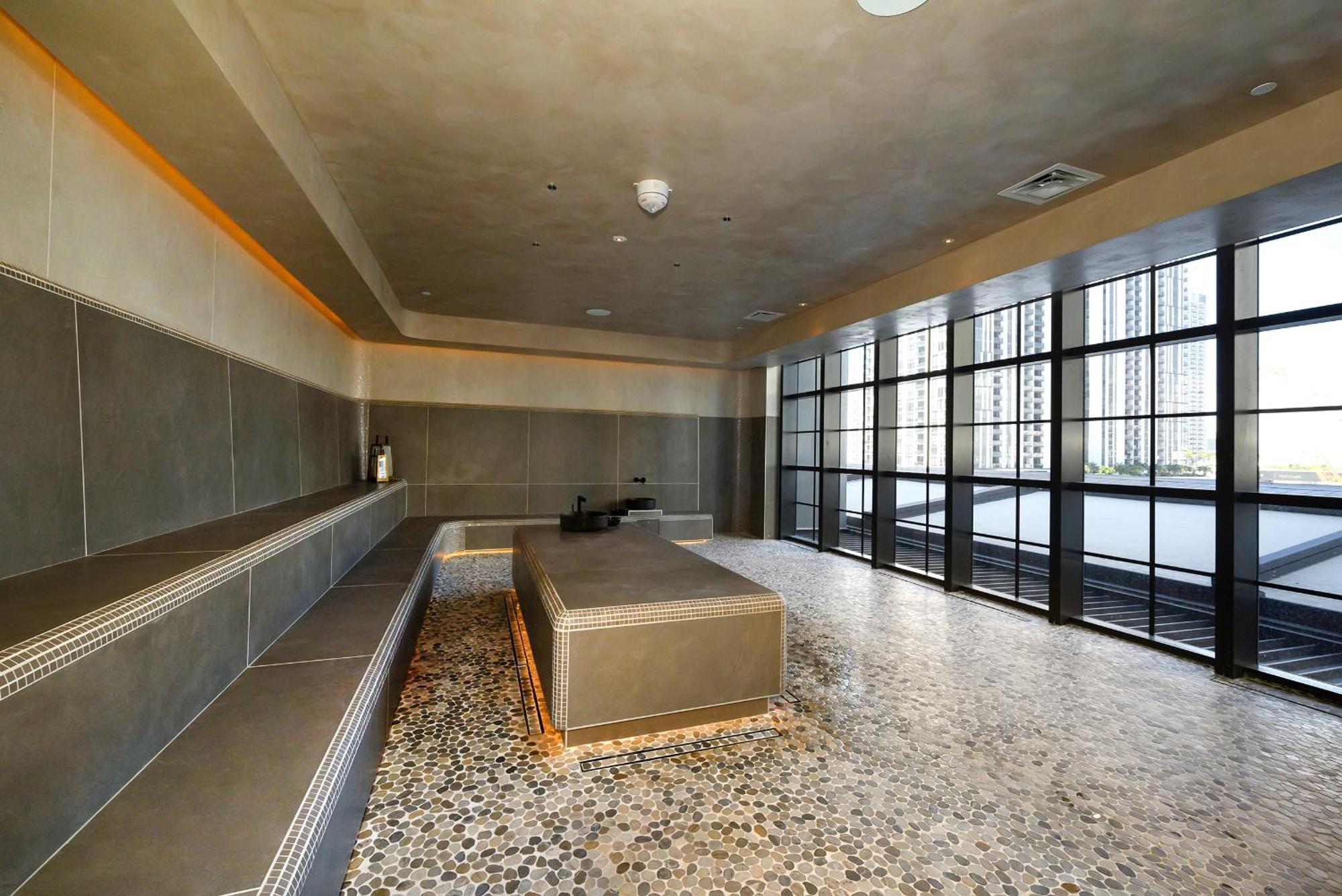 Two Bedroom With Luxurious Amenities Across From Kaseya Center- Daily Fee And Parking Not Included *