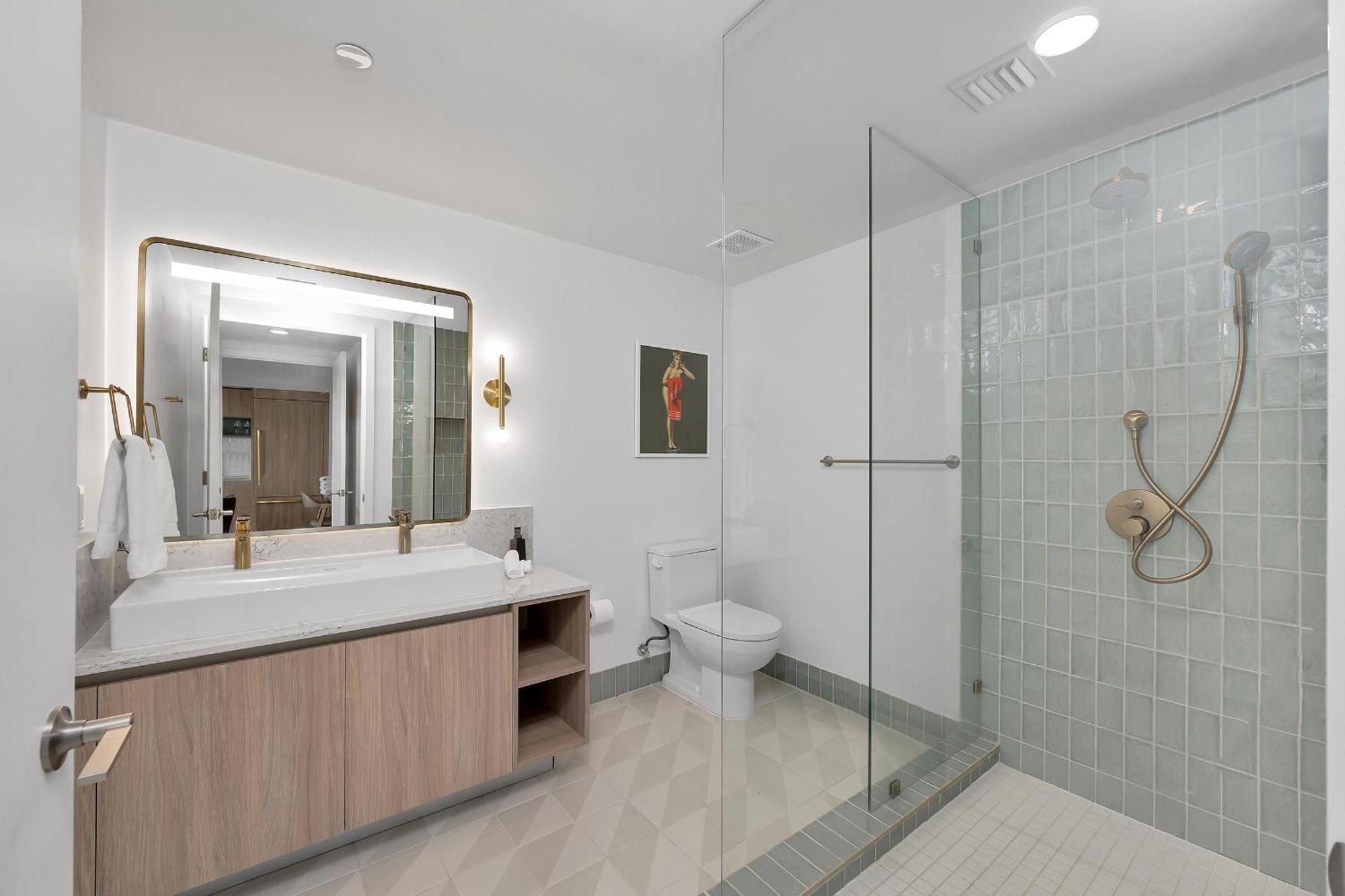 Two Bedroom With Luxurious Amenities Across From Kaseya Center- Daily Fee And Parking Not Included Miami